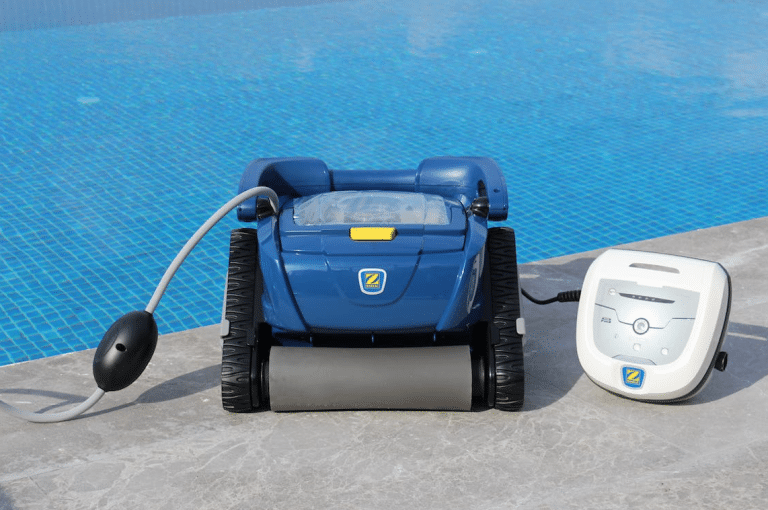 Pourquoi utiliser un robot pour le nettoyage de votre piscine ?