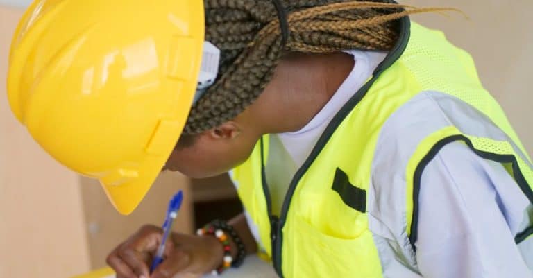 Quelles normes doivent être respectées lors de la construction d&rsquo;une maison neuve ?