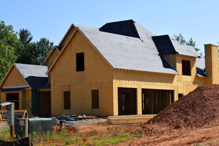 Quelles sont les clés pour choisir le bon constructeur de maison ?